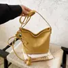 Elegante Bolso para el Trabajo para Mujer, Nuevo Modelo Verano 2026, Moda Retro de Nicho Exquisito Bolso Cruzado de Hombro Único Tipo Cubo