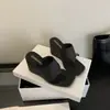 Chanclas de cuña con punta abierta para mujer, adecuadas para usar al aire libre, Sandalias de tacón alto con punta cuadrada estilo francés para el verano 2026