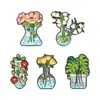 Broche de Planta em Vaso Desenho Animado Emblema de Metal Planta Verde Planta Cacto Decoração Bolsa Roupa Pingente