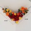 Nuevas decoraciones de techo para interiores para habitaciones de bodas, con flores simuladas dispuestas en un diseño de cuatro esquinas, creando una escena floral festiva y hermosa para la sala de estar