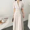 Chique Coreano Verão Novo Estilo Design Francês Elegante Casaco Trench Dupla Face Manga Curta Vestido Longo com Cinto