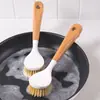 Escova de pote estilo japonês em madeira de faia, uma ferramenta de limpeza de cozinha para esfregar panelas e louças, remove eficazmente óleo e sujeira, e possui um cabo longo para facilitar a limpeza