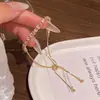 Pulseras Exquisitas Europeas y Americanas con Microincrustaciones de Circonita para Mujer, Pulseras de Cordón Brillantes de Lujo Ligero de Nicho de Gama Alta, Joyería de Mano Apilable