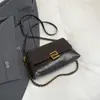 2025 Nova Bolsa Fosca Retrô de Outono e Inverno Feminina Bonita Popular Bolsa Transversal Super Popular Ombro Único Axila Pequena Bolsa Quadrada