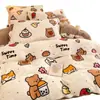 Juego de ropa de cama de cuatro piezas de coral de leche de grado A, funda de edredón de invierno con forro polar, juego de cuatro piezas de franela engrosada tamaño individual/king