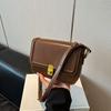 Bolsa de Mão Pequena da Moda para Mulheres 2025 Primavera/Verão Nova Bolsa Feminina da Moda com Textura, Bolsa Transversal Versátil com Corrente