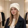 Gorro de felpa de color liso con borde doblado, cálido, protección para las orejas, sombrero para clima frío, turbante versátil, gorro de punto, hace que la cara se vea más pequeña, simple, al por mayor