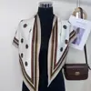 Pañuelo Triangular de Seda para Mujer, Nuevo Estilo Primavera y Verano, Pañuelo de Seda Estampado Retro, Chal Versátil, Pañuelo de Protección Solar, Moderno y Elegante