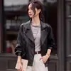 Jaqueta de couro curta estilo motociclista vintage Haining genuíno para mulheres, com gola reversa, caimento solto, versátil, adequada para pessoas baixinhas, feita de pele de carneiro