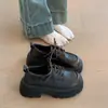 Sapatos femininos de couro estilo britânico 2026 primavera/outono novos vintage japoneses com sola grossa para aumentar a altura com cadarço mocassins sapatos versáteis