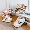 Zapatos Deportivos Infantiles 2026 Otoño Nuevo Modelo Zapatillas de Correr para Niños Zapatos de Cuero para Bebés Niñas Zapatos para Niños Pequeños Suela Suave Zapatos Forrest Gump