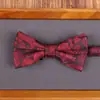 Gravata Borboleta Estilo Coreano para Homens, Gravata Borboleta Transfronteiriça para Noivo e Padrinho, Acessórios de Flor de Gola Britânica para Casamento, Gravata Borboleta Vermelha para Homens, Personalizado
