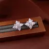 Aretes de Clip Flor de Cruz con Forma de Diamante de Zirconia para Mujer Sin Perforaciones, Versátiles de Estilo Coreano, Aretes con Diseño de Ear Cuff Dulce para Mujer