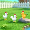 Paisaje en miniatura con adorables animales de granja, una figura grande de gallo de resina, decoración DIY de escena de granja y figuritas en miniatura