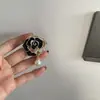 Broches Femininos de Atacado Estilo Novo Inspirado em Liga Metálica, Alfinetes de Lapela Versáteis para Casacos e Ternos