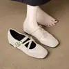 Versión en stock de los zapatos Mary Jane de plataforma, nuevo modelo de otoño con tiras cruzadas, zapatos de vestir retro de punta baja, versátiles zapatitos rojos