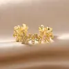 Anillo Abierto de Flor Dorada Fresco y Dulce, Diseño Versátil de Lujo Ligero, Anillo de Zirconia de Temperamento de Gama Alta Nicho, Exquisito