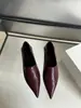 Sapatos de Salto Alto Bico Fino Estilo Francês, Sapatos de Couro de Salto Fino para Mulheres, Novo Lançamento Outono 2025 Versátil Retro com Decote Profundo Sapatos de Trabalho