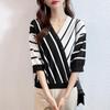 Suéter Feminino Assimétrico de Design Roupa Externa 2025 Nova Roupa de Primavera e Outono Nicho Estilo Ocidental Gola V Tricotado Camiseta Top