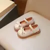 Sapatos de princesa divertidos e estilosos para meninas, perfeitos para a primavera e o outono de 2025.