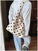 Bolsa de lona con lunares estilo coreano para mujer, nuevo modelo de otoño 2026, bolso de hombro moderno de gran capacidad, bolso cruzado casual para el día a día