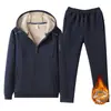 Traje de invierno grueso y cálido de lana de cordero para hombre, talla grande, conjunto deportivo casual de dos piezas para hombre con forro polar