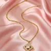 Lele Jewelry Europeu e Americano Venda Quente Transfronteiriça Luxo Exquisito Design Quadrado Pingente Moda Ouro Aço Inoxidável Colar para Mulheres