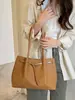 Bolso de mano tejido de patrón de nicho estilo coreano para mujer, nuevo modelo de verano 2026, bolso tote de gran capacidad, bolso de hombro para el trabajo