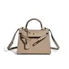 Mini Bolsa Kelly em Amarelo Frango Couro Genuíno para Mulheres, Bolsa Versátil com um Novo Toque de Luxo, Bolsa de Mão, Ombro e Transversal, Atacado do Fabricante