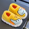 Pantuflas de Algodón para Niños Invierno 2025 Nuevo Estilo Dinosaurio para Niños Interior Hogar Niñas Bebé Niños Antideslizantes Zapatos de Algodón para Padres e Hijos