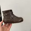 2026 Inverno Novo Moda Feminina Retrô Fivela de Metal Botas de Cano Médio Estilo Coreano Infantil Quente Com Pelúcia Embutida Botas Curtas Tendência
