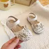 Sandalias tejidas caladas estilo francés, nueva versión coreana de verano 2026, zapatos de princesa con lazo para niñas para combinar con vestidos