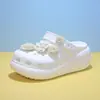 Crocs para Mujer Bouquet de Profiteroles 2026 Nuevo EVA Verano Exterior Suela Gruesa que Aumenta la Altura Antideslizantes Sandalias de Punta Cerrada Playa