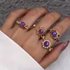 Anillo Cruzado Europeo y Americano con Gema Morada para Mujer, Anillo de Lujo Ligero de Alta Gama Incrustado con Diamantes de Sol y Luna