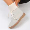 Botas de Costura de Tamanho Grande Transfronteiriças para Mulheres Outono e Inverno 2025 Novas Botas Curtas de Lã com Cadarço, Bico Redondo, Cano Médio, Estilo Europeu e Americano para Mulheres