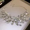 Collar geométrico de acrílico con incrustaciones de diamantes en forma de cuadrado, rombo y gota de agua con un diseño exagerado, cadena delicada y elegante para la clavícula y pendientes exquisitos para mujer