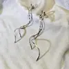 Brincos de Orelha Brilhantes de Diamante com Camada Dupla de Luxo Leve, Presilhas de Orelha Indolores de Nicho de Alta Qualidade, Design Empilhável Exquisito, Brincos Versáteis