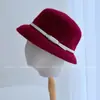 Elegante gorro de punto estilo francés para mujer, gorro cálido tipo pantalla para otoño e invierno con hebilla de cinturón, sombrero tipo cubo para uso diario al aire libre, moderno