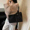 Bolso de Mano Nuevo y Sencillo de Verduras para Mujer, Bolso de Hombro Versátil de Alta Gama, Bolso Tote de Moda de Nicho de Gran Capacidad