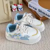 Zapatos de Moda para Niños 2026 Zapatillas Blancas de Suela Gruesa para Niñas, Nuevo Estilo Primavera y Verano Zapatos Deportivos Casuales que Aumentan la Altura para Estudiantes