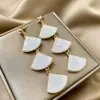 Pendientes Largos de Plata 925 con Forma de Abanico de Concha Nuevos de Moda Elegantes Pendientes Moda de Celebridades de Internet Coreanas y Japonesas Accesorios Versátiles para Orejas