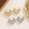 Aretes de Corazón Completamente Incrustados de Diamantes Estilo Lujo Ligero Francés Oro y Plata Dos Tonos Zirconia Incrustada Pendientes en Forma de Corazón Pendientes Simples Versátiles para Mujer