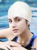 Gorro de natación de silicona impermeable cómodo para entrenamiento protección para los oídos no aprieta el cabello alta elasticidad color sólido hombres y mujeres gorro de ducha para nadar