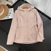 ¡Gran pedido de fábrica! Chaqueta softshell de forro polar fino con cintura entallada, con capucha, cortavientos, adelgazante y elegante chaqueta de exterior para mujer. Nuevo