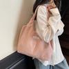 Bolsa de Axila Texturizada Concavo-Convexa Casual de Nicho Nova de Verão Versátil Grande Capacidade para Estudante e Trajeto Bolsa Ventilada