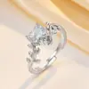 Anel de Cobre Sonhador Ultra-Brilhante Exquisito com Micro-Incrustações de Diamante para Mulheres, Estilo Francês de Luxo Leve com um Toque de Alto Padrão, Anel Aberto Super de Conto de Fadas e Lindo