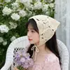 Lenço de Cabeça Triangular Estilo Pastoral de Primavera para Mulheres, Touca de Tricô com Renda Francesa, Faixa de Cabeça para Foto na Praia em Campo Florido
