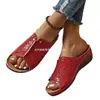 Novas pantufas femininas europeias e americanas de boca de peixe, pantufas de sola grossa, tamanho grande, padrão de crocodilo em PU, atacado