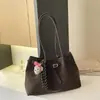 2026 Novo Estilo Bolsa Cesta de Frutas Feminina Versátil Moda Bolsa de Mão para o Trabalho Ombro Único Bolsa de Axila Moda Bolsa Transversal