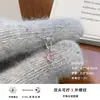 Brincos Piercing Exquisitos Brilhantes de Zircônia Rosa Coração Vazado de Aço Titânio 316L Stud de Osso da Orelha Stud de Orelha de Urso com Laço